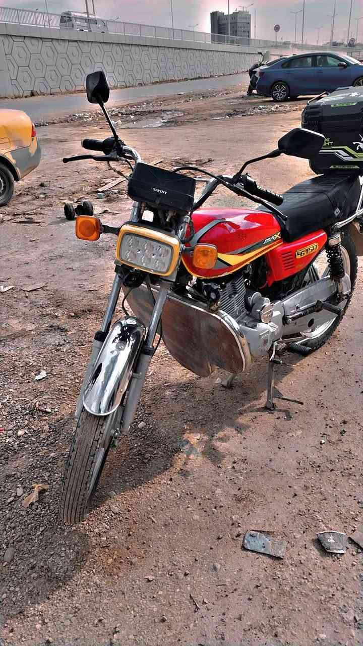 سلام عليكم دراجه للبيع ٥كير كهربائيات كامله سلف هندر أوراق كامله  دراجه خير من الله كامله مكمله موديل 2020. عنوان بغداد سيطرت الشعب الاصلاح السعر 575 وبيها مجال حك الجيه ***********
