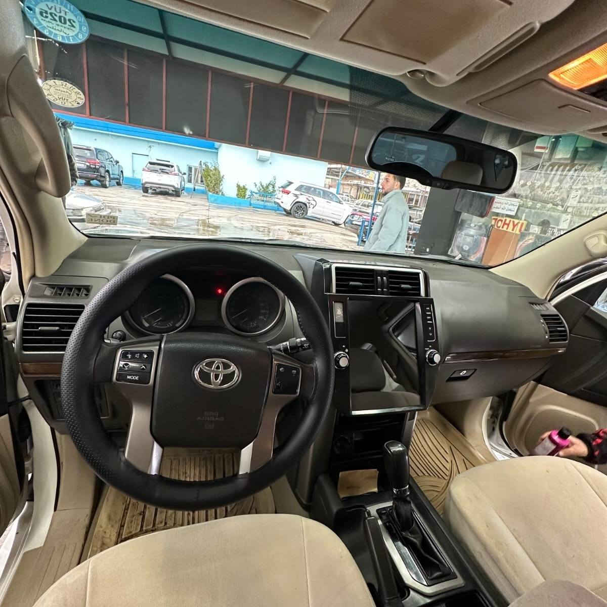 تويوتا پرادو  (2013) مواسەفات TXL 
سه یاره که 4 بستونی 2700
 سه یاره که 176 هه زار کیلومه تر روشتووه 
سفری شەرکەیە فوول مواسه فاتی بی سلاید 
شاشه / كاميرا / حاسه / كوشن جلد / 
۸ ئیر باگ / ناو زه رد / سپير له كول / شان موکه به ره / 
به خی ئاو ده بل ئه کسل 4×4 /
 سی ریز کوشن / ته برید مه رکه زی / 
ناو فورميكا / و زور مواسه فاتی تر
شاشە گەورە
سه یاره که هیچی پیوه نییه 
ساردو بویاخ و کرانه وه و ته رزه ش به شه رت 
تەنها شوختیکی لە دەرگای پشت سەکن هەیە

سعر: لە کۆمێنت داوای بکە ڕاستەوخۆ بۆت دێت 📩 

سه یاره که مه کینه ی نەکراوتەوه 
گیرو مه کینه و کاره به بیاتی کامل شه رت و سه یاره که 
سه نه وی و کاملی تازه یه تا2029
وسه یاره که به ناوی خومانه وه یه 
ته حویل و غه رامه به شه رت

ژماره ی موبایل
 ***********
