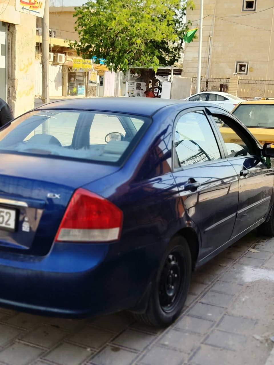سلام عليكم للبيع سبكترا موديل 2007 سياره كفاله عده الجاملغ مبدل ومصبوغ وبنيده الكصه مصبوغ عده هاي كفاله وبيه جراد بل قماره والتكم كير مكينه  جديد تبريد  ثلج سياره معروضه ب82 وبيه مجال إستفسار *********** فقط إتصال مكاني كربلاء العطيشي
