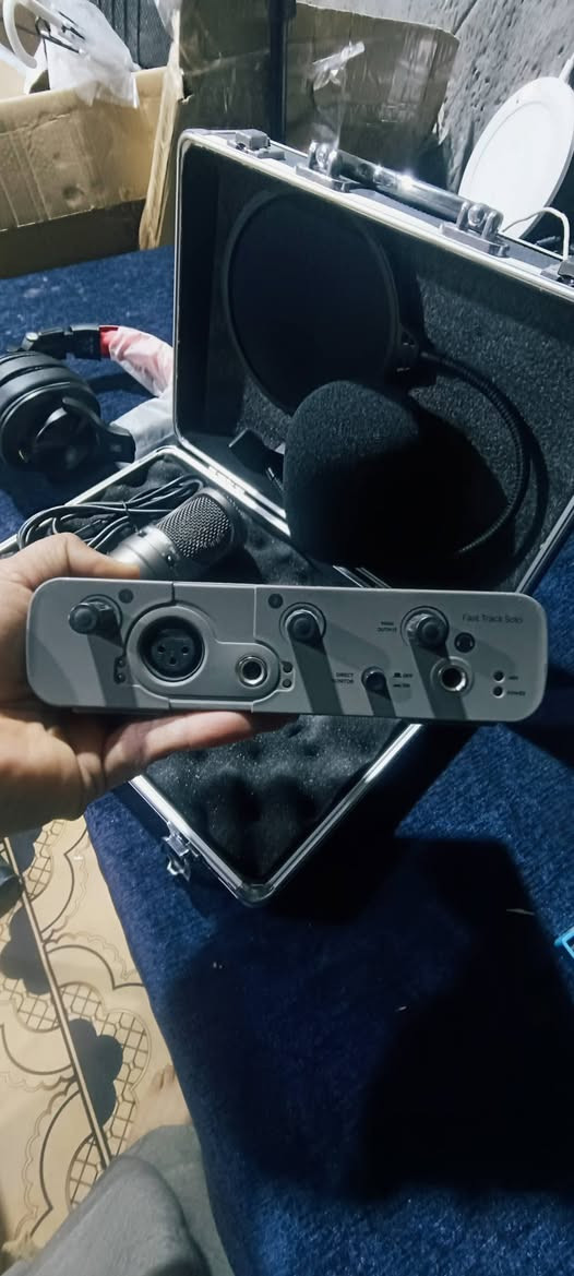 الي يدور على الاصلي وضمان كارت صوت FAST TRACK SOLO
مايك ماركت TAKSTAR SM B7


**إذا كنت صاحب هذا الإعلان وتريد حذفه لأي سبب، رجاءا أرسل رسالة إلى الدعم الفني**