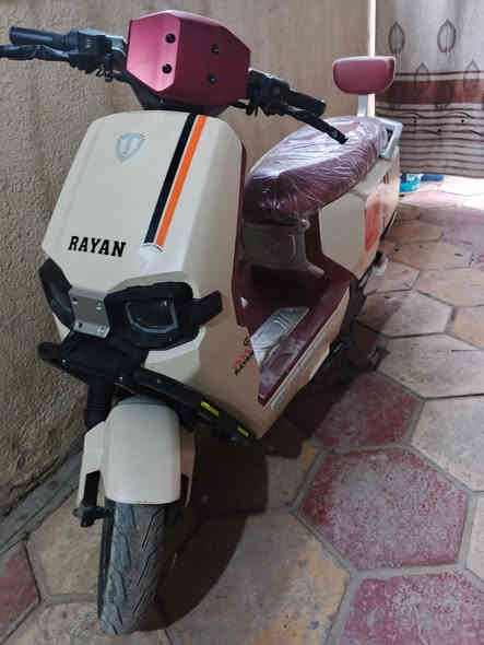 السلام عليكم متاح دراجه شحن الريان 6 بطاريات ليثيوم صارلي 5 أيام من ماخذه مكفوله كفاله عامه جديده للمكان بغداد مدينة الصدر الحبيبيه الاستفسار على الرقم***********
