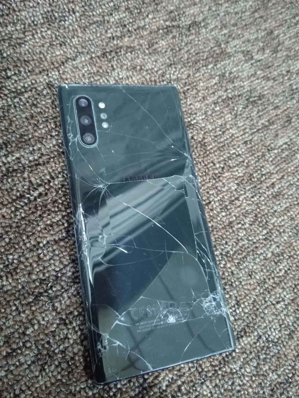 سلام عليكم
جهاز Samsung Not 10 بلص
ذاكرة 250 رام 12 ببجي 60 فريم يدعم خاصية الشحن السريع 
عيبو فقط الضهر بس مفطر 
سعر 250


**إذا كنت صاحب هذا الإعلان وتريد حذفه لأي سبب، رجاءا أرسل رسالة إلى الدعم الفني**