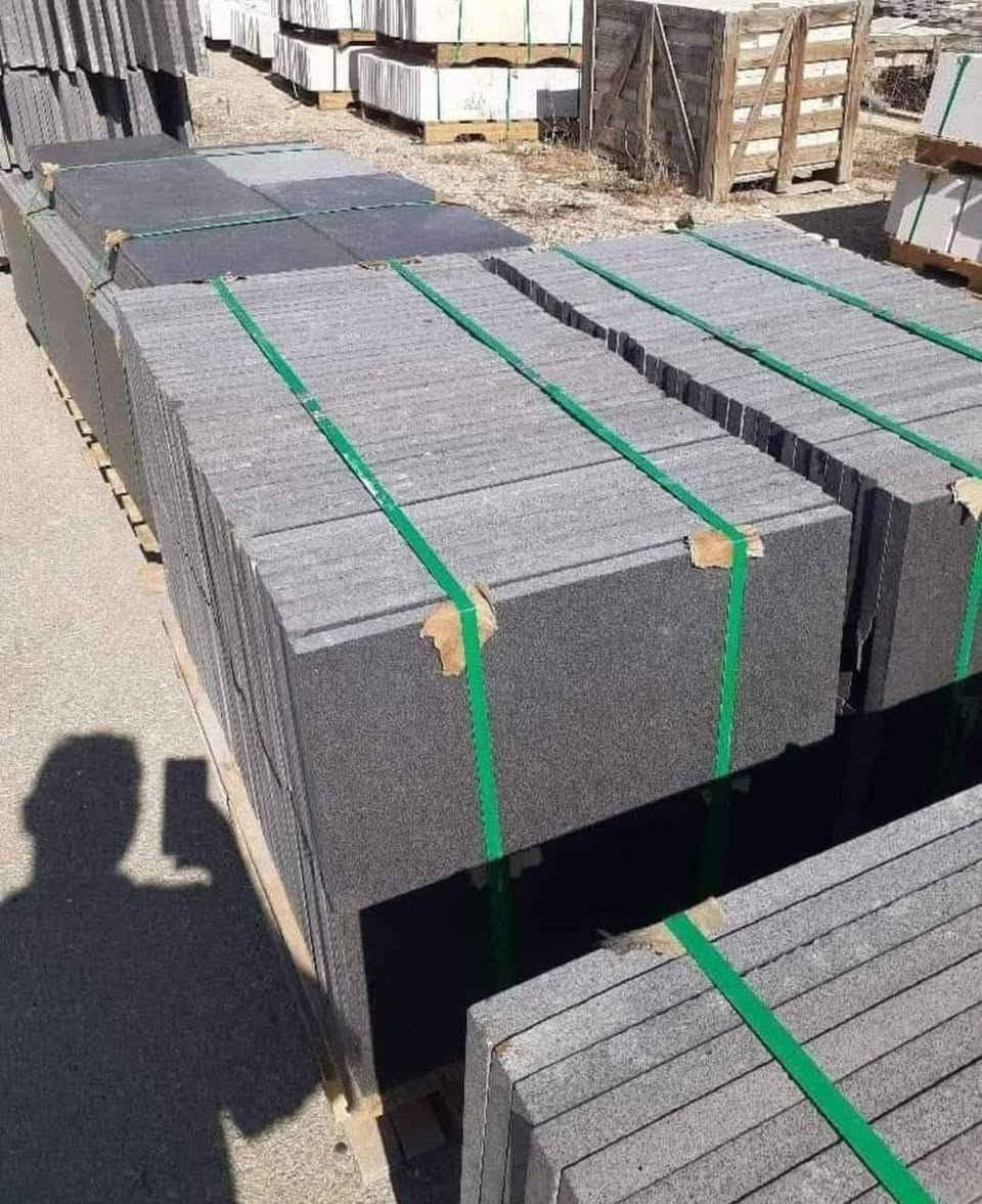 حجر بازلت اسود 
basalt stone 
#الحجر_الطبيعي #حجر_اسود
كافة المقاسات متوفرة 
شحن الى جميع الدول 
للطلب اضغط على زر واتساب اسفل المنشور


**إذا كنت صاحب هذا الإعلان وتريد حذفه لأي سبب، رجاءا أرسل رسالة إلى الدعم الفني**