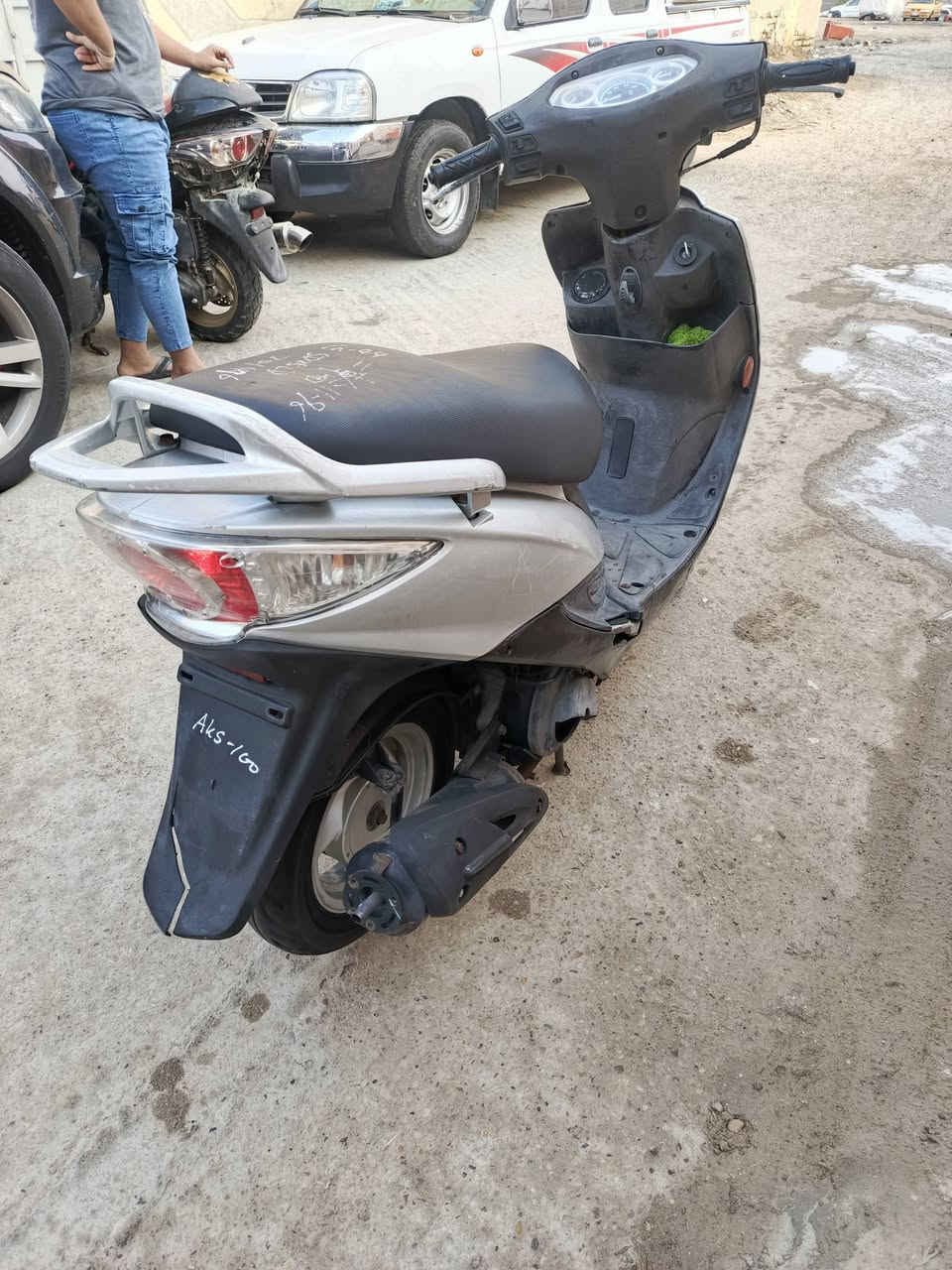 سلام عليكم جي فور G4 حاويه مامستخدم جديده كلش مابيها  اي نقص مامفتوح برغي شرط لفحص سعره خاص او واتس *********** ناصريه مركز
