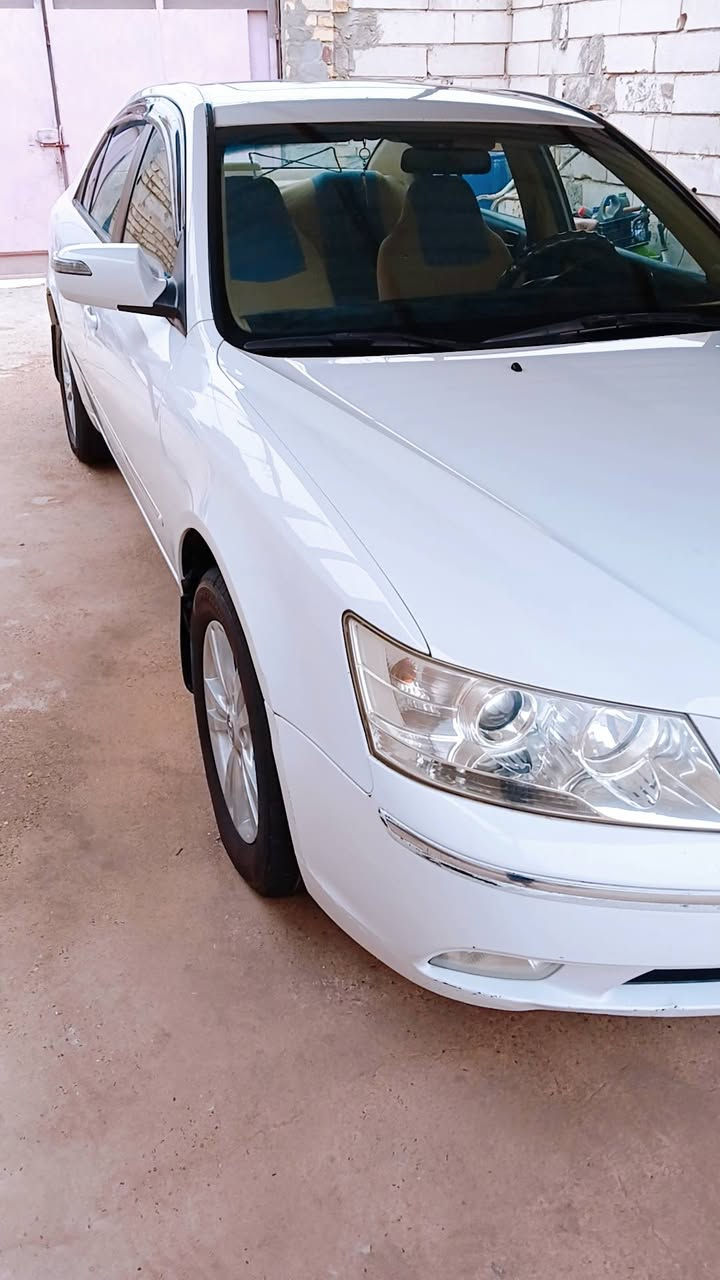 السلام عليكم سوناتا 2011 رقم بغداد فول مواصفات محرك الفين دوش ما مفتوح مكفوله 132وبيه مجال السياره نظيفه تجي وشوف تخم تايرات قبل اسبوع شادهن بسمي السياره *********** مكان السياره النجف
