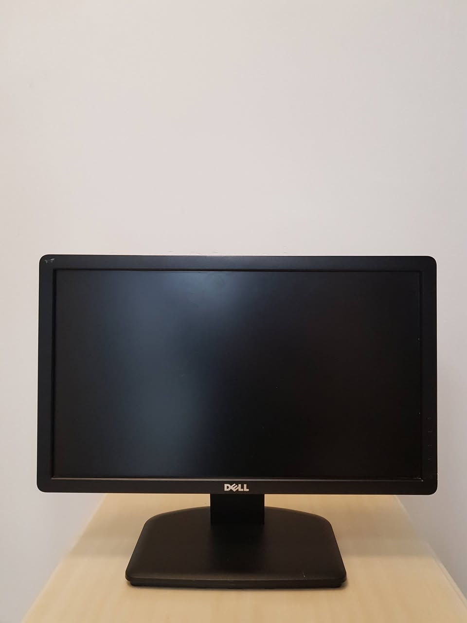 السلام عليكم 
متوفر حاسبة Dell Optiplex 9010 مستخدم 
المواصفات 👇
Cpu: Intel Core I7 
Ram: 8GB 
Hard: HDD 500GB 
يجي وياه شاشة حجم 19 
مع كل الوايرات 
السعر 200 الف 
متوفر خدمة التوصيل الي جميع المحافظات 
***********

***********
