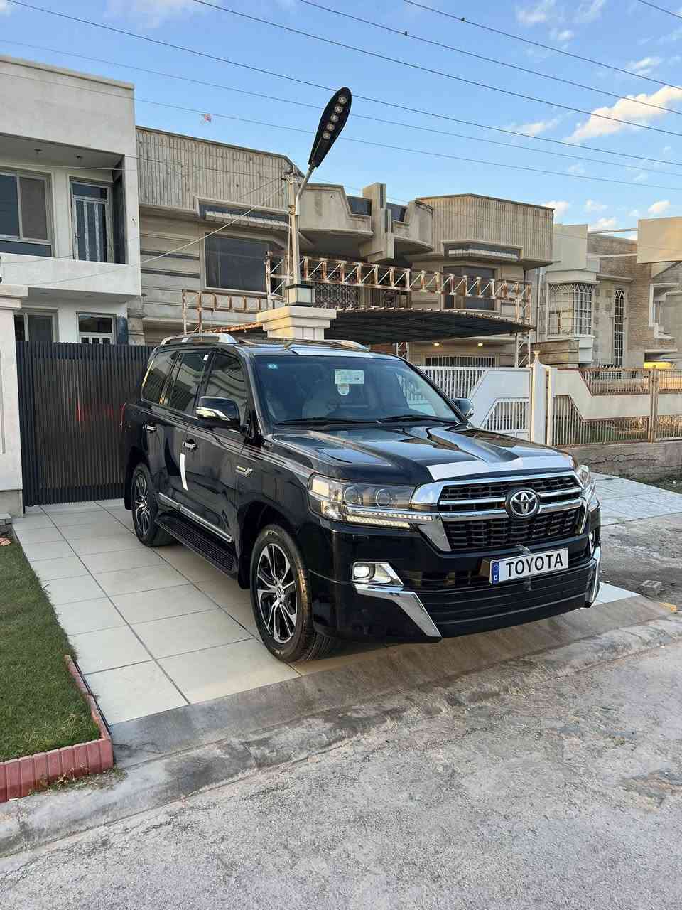 ‏‎السلام عليكم 

بيع او مراوس 

تيوتا لاندكروز 2021 كراند تورنك بحريني   خليجي  مكفوله  رقم بغداد الجديد باسمي  

‏‎المواصفات
‏‎سلايد
بصمه
جنطه كهرباء 
ايرباك 8 
كراسي جلد  
فور ويل
محرك V6 4000
نظام نزول منحدرات
شاحن لاسلكي 
‏‎كراسي ثنين كهرباء 
‏‎تشغيل عن بعد 
‏‎شاشة 
‏‎تحكم ستيرن 
‏‎انارة ترحيب 
زراك لايت 
‏‎دوسات ليزرية كتابة LAND CRUISER
‏‎ثلاجة
‏‎حساس امامي+خلفي
بجم زنون لايت اسود
‏‎مري شفط +قلاب 
‏‎اشارة بالمري
شاشه اعطال
اشارة تسلسليه
سبعه راكب 
بوصله
داخل قرميدي  
وباقي المواصفات المعروفه

سياره حيل جديده اي نقص مابيه كير محرك بلادي بحاله الوكاله بصماته كامله

سعر 535 ورقه  وبيه مجال 

رقم صاحبه.      ***********

مكانه بغداد الكرخ
