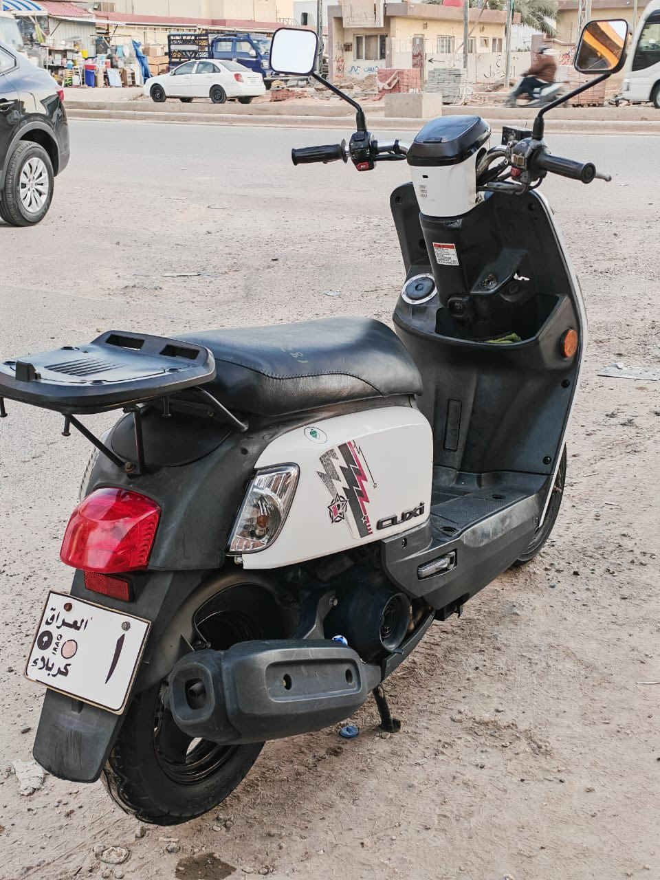 السلام عليكم 
دراجه بوليسي 2012
مكينه مكفوله دراجه جديده 
سعرها مليون وميه 1100 وبيهه مجال بسيط 
مكاني كربلاء طويريج
للاستفسار ***********
