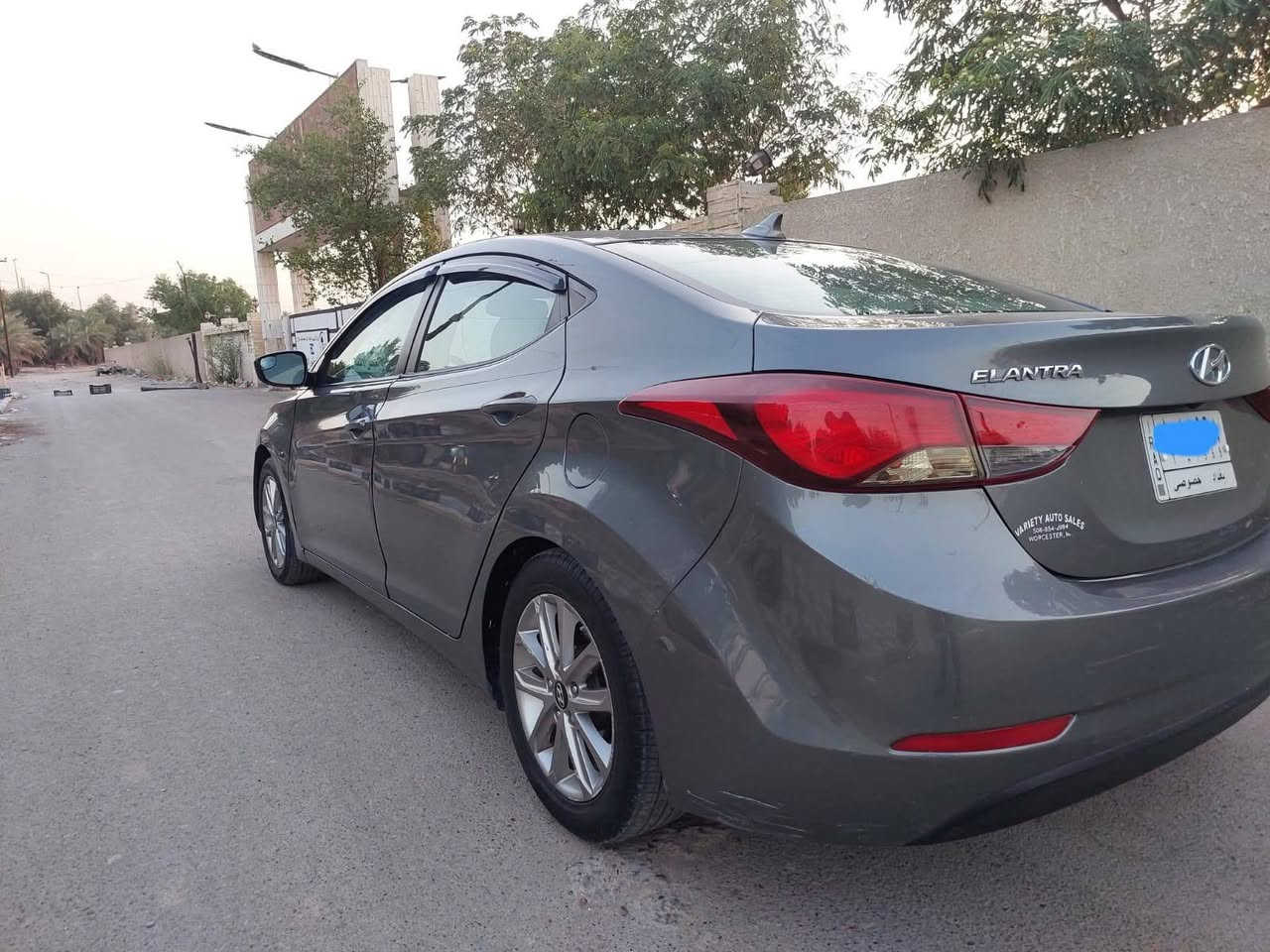 مكلف بلنشر فقط,,,
النترا وارد امريكي 
موديل2016 
نص فول 
بيها كلير صفحتين ماعدا القماره والصندوق 
بدون شاصي بدون لغد بدون ايرباك ضربتها خفيفه 
ماشيه 105
تدفئه تبريد ثلج 
مكينه 1800دوش 
السعر 110بيها مجال بسط
***********
