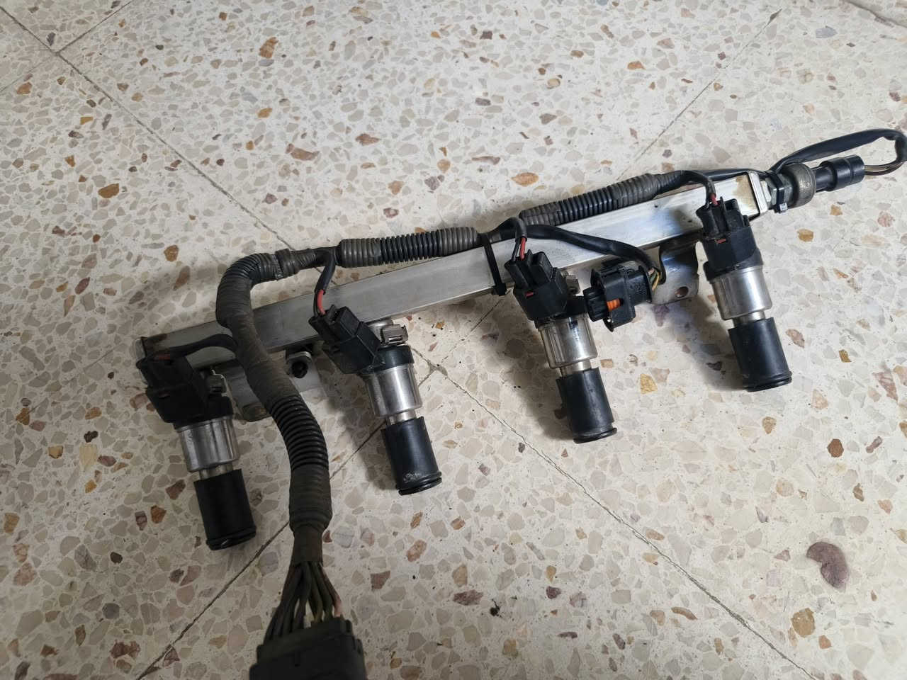 نوزلات غاز بلادي صناعة ياباني الاصلي لمحرك الماليبو من 2008 لحد 2016 حجم 2400
نوزلات مال كصه ونضيفات جدا ابدا ما ملعوب بيهن للبيع سعر,65 ألف للاستفسار *********** أو ***********
