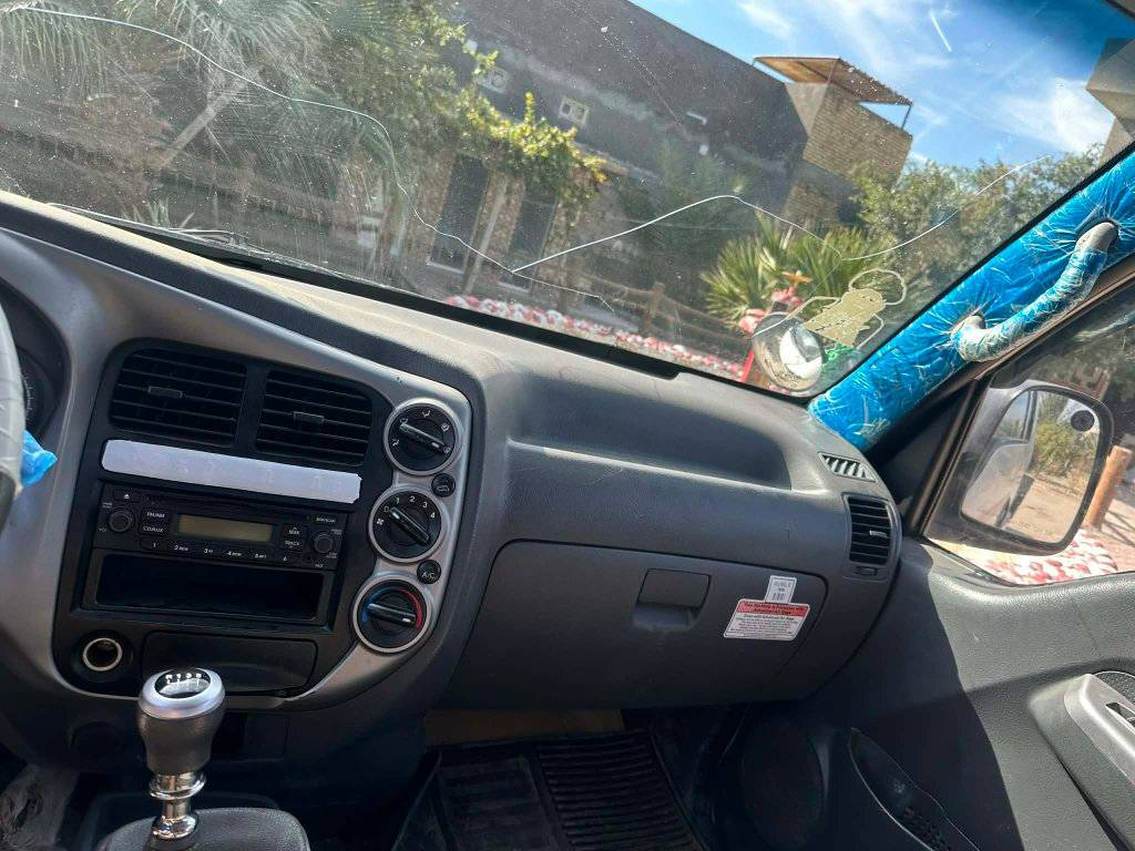 سلام عليكم كيا فحل موديل 2016 اصل 
مجول 7 كير 
محور الخلفي تاير 14
سياره دخول جديد 
متوم رقم وسنويه وحصه كاز  
للبيع السعر 71وبي مجال بسيط التواصل واتساب فقط *********** مكلف بالنشر لاحد يراسل
