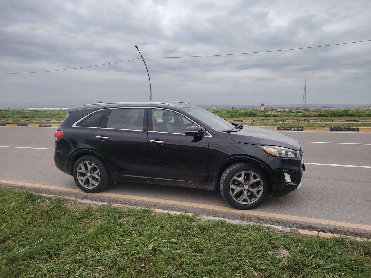 السلام عليكم
للبيع سورنتو سبعه 7ركب فول موصفات 1/1 فول الفول رقم بغداد جديد هزة جديد ضرر قطعتين بدون دواخل سيارة جاهزه واحلى من صور سيارة جاهزة مايعوزة ربع سعر160 للتواصل  هذا رقم ***********
