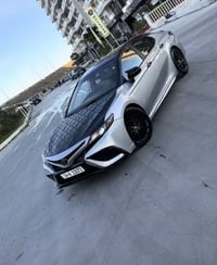 كامري SE • ٢٠٢١ • بلاك توب