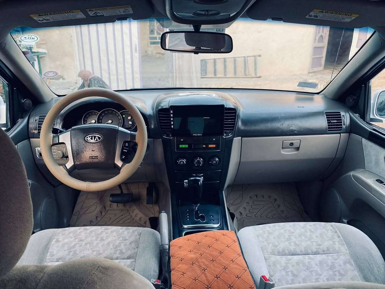 سورنتو 2008 بوليسي ابيض صدفي
سياره نظيفه
محرك جديد
كير جديد
تخم تاير جديد
حدادية اماميه خلفيه قبل شهر مسويه
كهربائيات كله شغالة
تبريد شغال بس مربوط
داخله عسلي سيارة ما ذب عليه ربع

السعر ٩٠ وبيه مجال حك الجيه

ملاحظه السيارة باسمي رقم انكليزي  تحويل ثاني يوم 
اتصال او وتساب
***********
