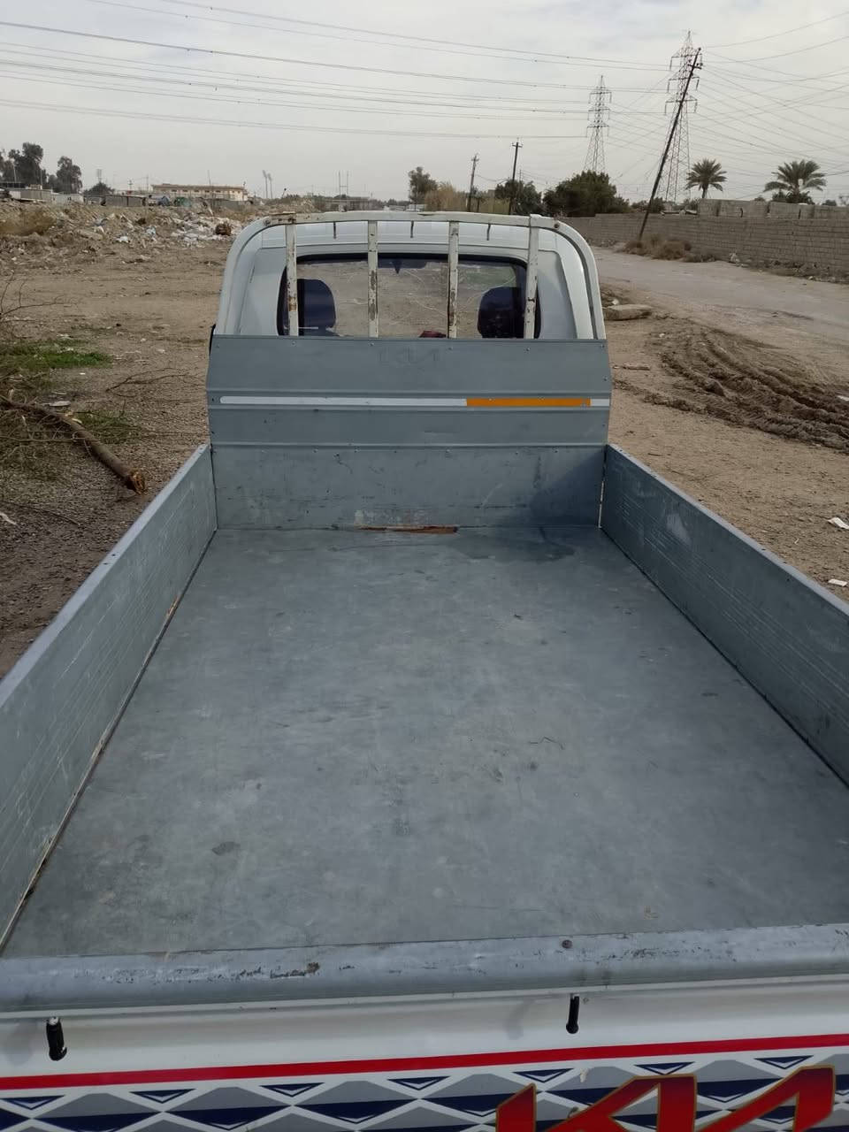 السلام عليكم كيه عموشه حمل للبيع موديل 2009 رقمها صلاح الدين مشروع وطني تحويل ثاني يوم تخم تاير اكسل كير محرك مابي صرف تبخير فقط كهربائياتها كلها شغاله سنويه نهايه 2027 مكان بغداد الشعله رقم الهاتف *********** السعر 90 وبيها مجال
