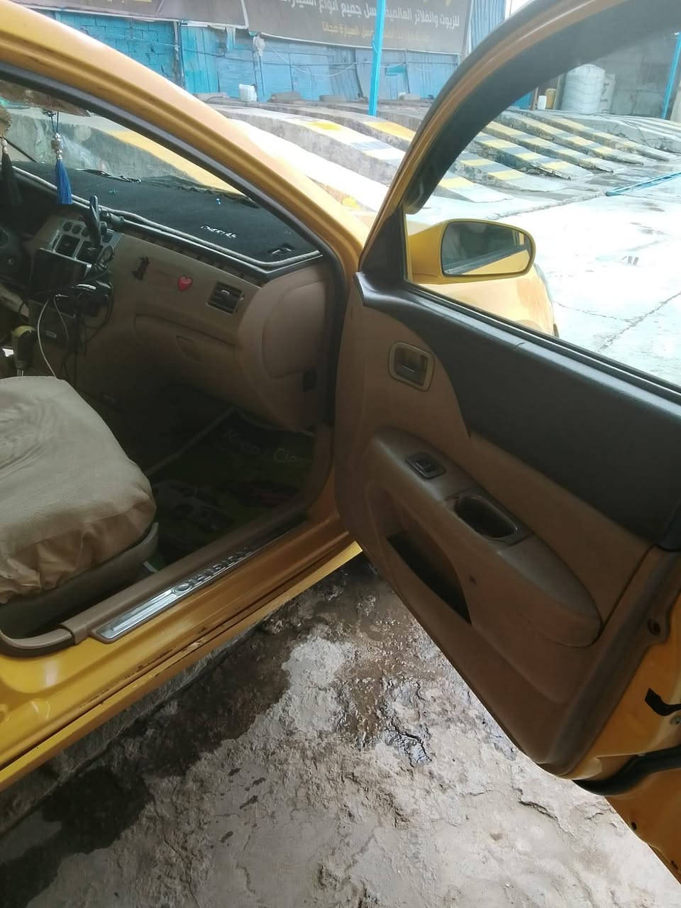 سلام عليكم سياره شيري موديل 11 رقم دولي مصفره من كلشي كير مكينه كامري ابو اجف جدد تخم تاير باتري جديد تحويل ثاني يوم سياره جاهزه تبريد شغال ابيع اسعر 32وبيهه مجال مكاني بغداد زعفرانيه ***********
