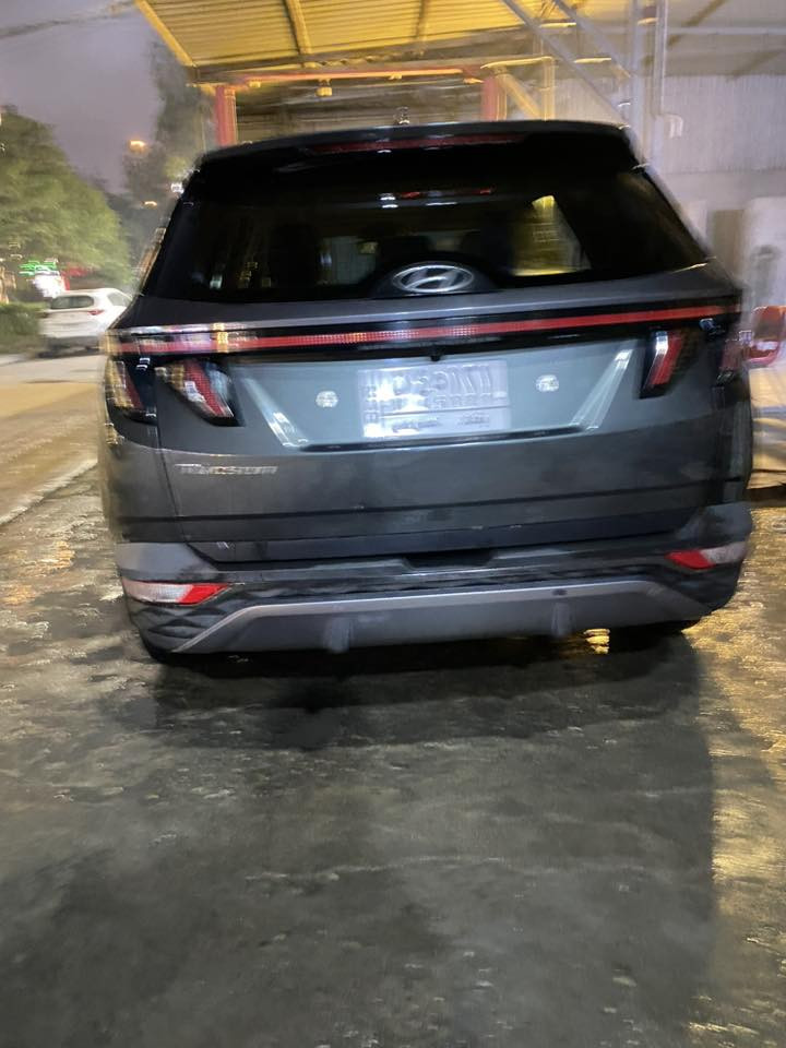 توسان برستيج 2023
محرك جديد 
فول مواصفات 
تحكم ستيرن 
كير بيانو
سايد بريك كهربائي
كاميرات 360 
فتحة 
كشنات جلد 
ماشية 27
حادثه فقط قبق جنطه
بعد هواي مواصفات
رقمي 
***********
الحرية الاولى 
سعر 219 بيه مجال
