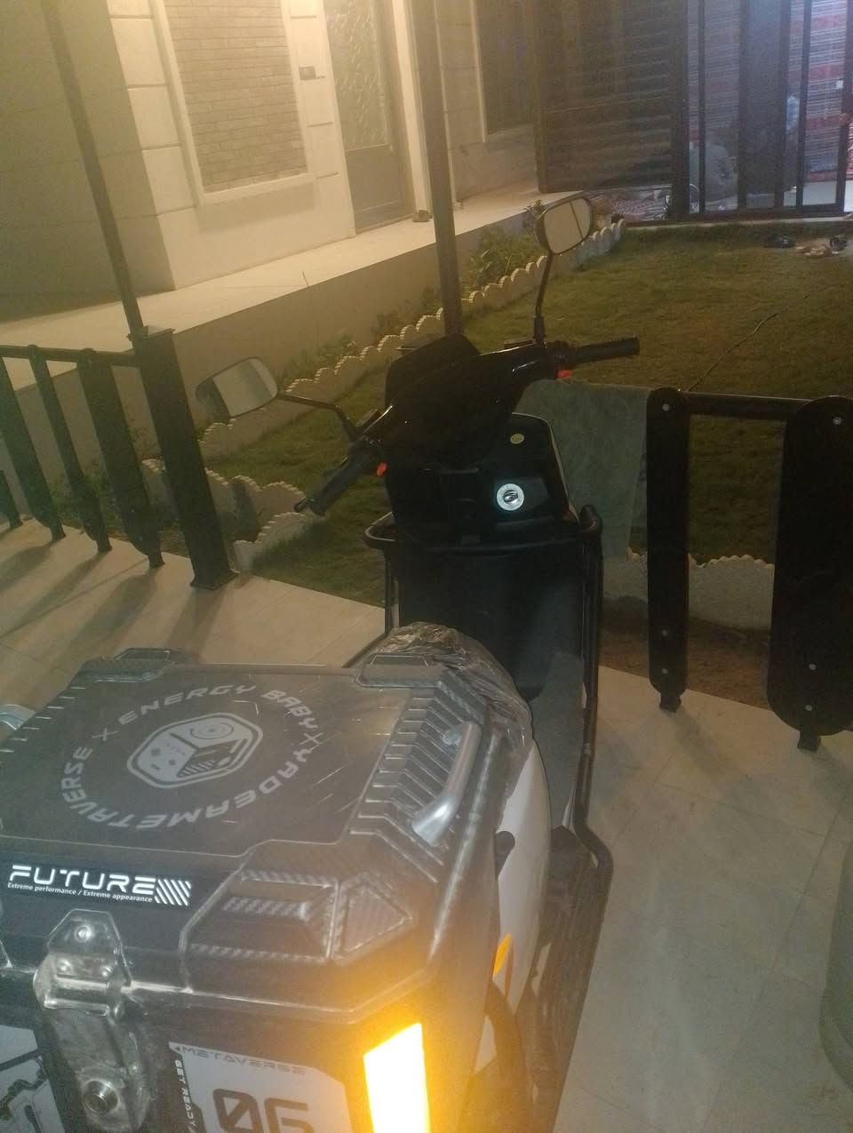 دراجه شحن جديده  بعد هي ما شيه من سياره لباب سعر مليون  تلثميه ***********
