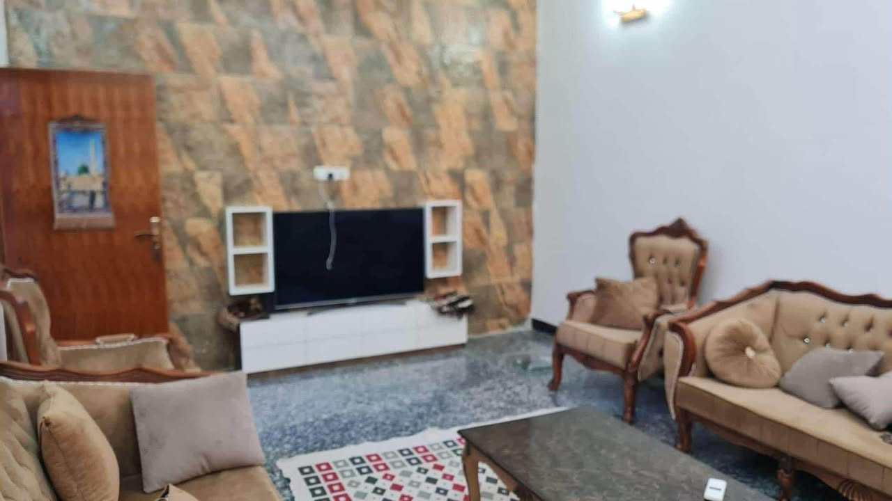 دار للبيع رقم 
حي الجامعي مساحة ٢٠٠م 
‎طابق واحد 
‎مطبخ واستقبال وصاله ٢ غرف نوم و٣ صحيات و٢مناور  البيت جاهز مابي نقص للإستفسار. *********** عمارة, ميسان
