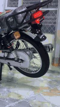 السلام عليكم دراجه للبيع نامه تعمير25 كله بلاد أوراق سكنر دراجه ما ناقصه برغي وشوفت عينك السعر 925وبيه مجال  مكاني الحله سياحي رقمي ***********
