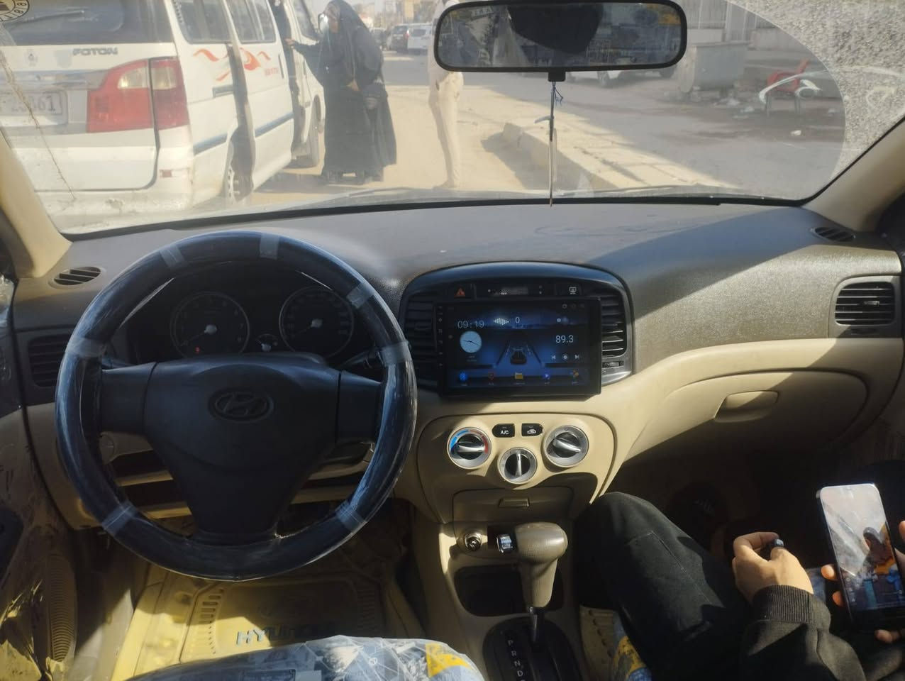 السلام عليكم اكسنت 2010  كفاله عامة لابارد ولاصبغ بيها فقط باب مفتوح وبيها كم حالوبه بالقمارة مامبين الابالسونار 
محركها 1600 مكينه كير تبريد تدفئه حدادية و كلها كفاله تخم تاير جديد  سياره حلوة وجاهزة  تراييك وين ماكان 
السعر بدفتر 100  للاستفسار اتصل ***********
