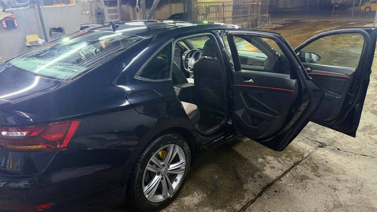 السلام عليكم للبيع جيتا ار لاين واحد على واحد  2019 مرقم كركوك باسمي ودفتر بنزين داخله للعراق كلين بدون ضرر اهنا بالعراق صار بيها تعديل بارد بالجاملغ طرف السايق صور الحادث مرفقة مع صور واضحة 
كشنات جلد
تدفئه كشن 
رادرات جانبيه وامامي وخلفي 
نقطه عمياء 
3 وضعيات قيادة 
محرك 14 تيربو
سقف بانوراما  ارلاين. 
توقف ذاتي 
ويل كروم 
تايرات و صدر جديد
مكان السيارة كركوك سعر 150
***********
