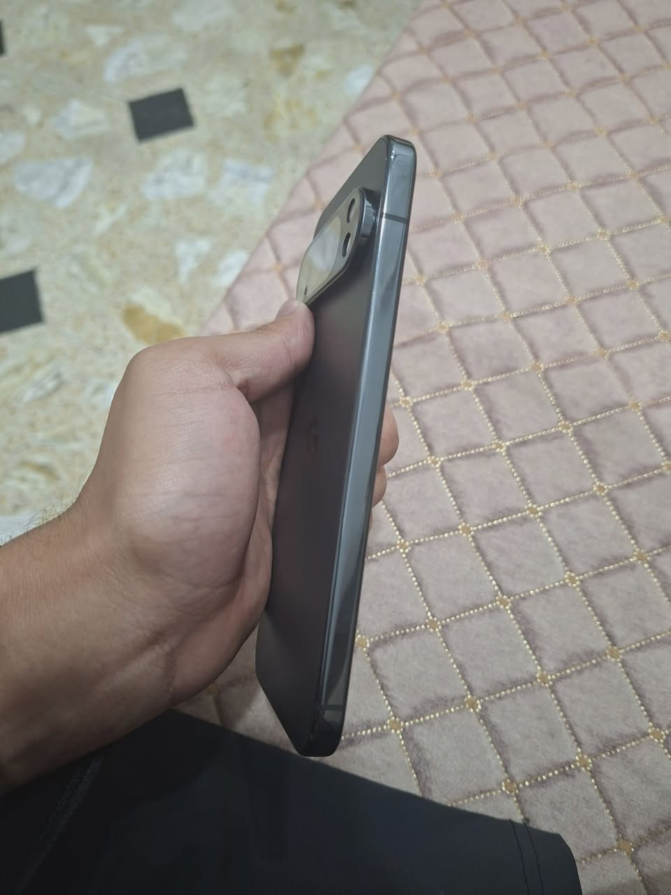 سلام عليكم كوكل بكسل 10 XLذاكره 256 جهاز كلش نضيف كل غراضه كامله كارتونه او ويا لزكه اضافيه عده الزكه الي بي او بي لزكه حمايه كامرات او كفرات 2 الابيض هذا من موصي اصلي وكاله مال كوكل سعره 50 دولار نضافه %100 السعر 1300 او بي مجال  للاتصال ***********  جهاز زلغ مابي
