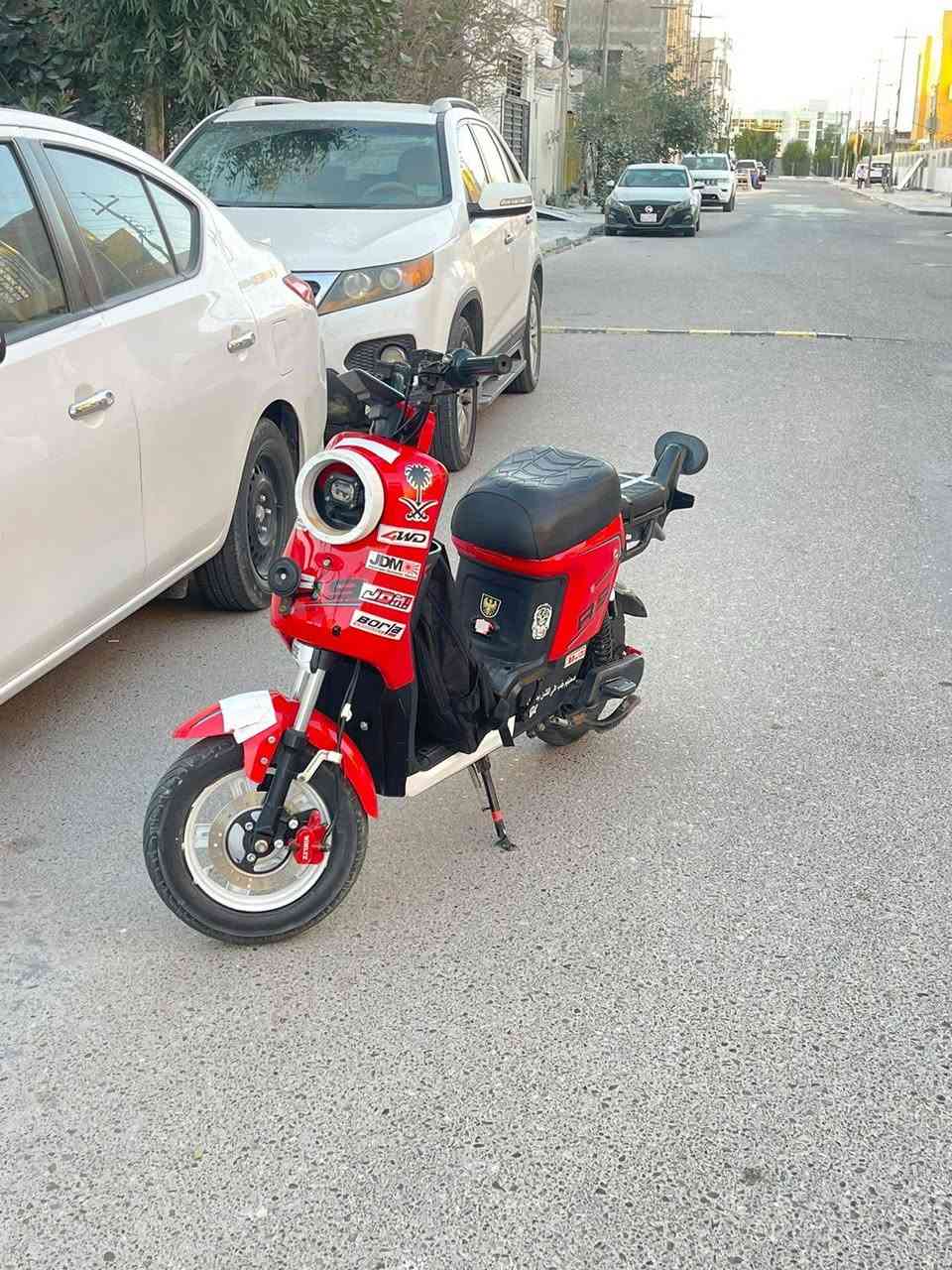 دراجه ار تسعه شحن للبيع تخبل الدراجه بعدهي جديده ماشيه قليل مكفوله من الشخط تجي تفحص بطاريات جديدات لا تعبانات ولا شي تجي على حسب الفحص شنو بيها بخدمتك فقط دگمه الاضويه مشلوعه ام بي ثري محترك وبگ لايت مابيها فقط هذني ماكو تجي تحفص بعينك واني بلخدمه السعر 425 الف وبيها مجال للشرايه فقط عنواني البصرة بياسين خريبط الاستفسار اكثر على هذا الرقم *********** 🔥
