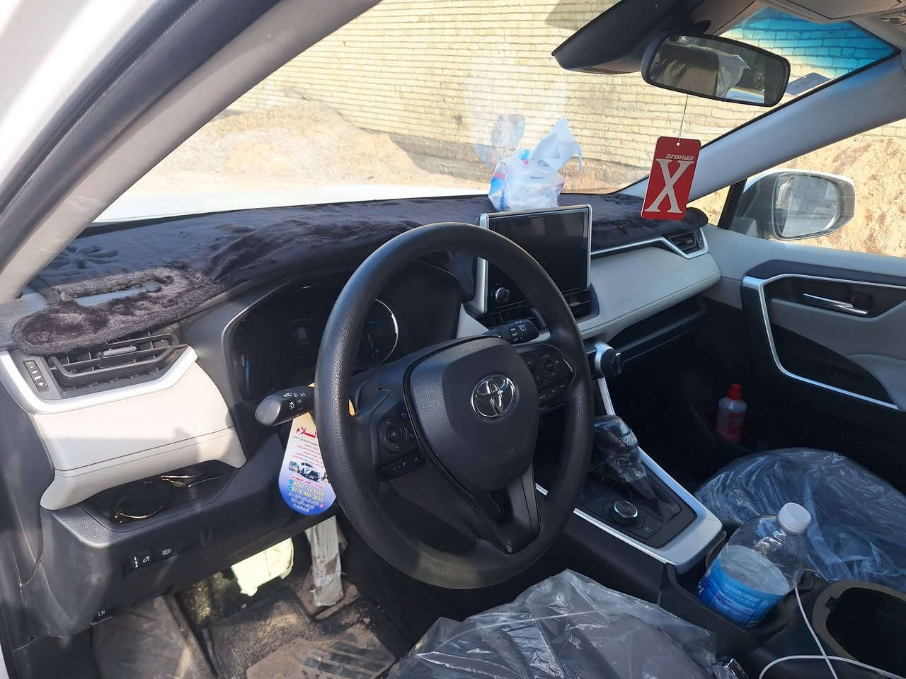 راف فور موديل ٢٤ ماشيه ٢٦ بعدهه زيرو فول مواصفات رادارات امامي خلفي جانبي تحديد مسار مثبت سرعه خمس انضمه قياده 
السياره مصبوقه احزام بدون دواخل البجم كبس 
سعر السياره ١٧٥ وبيهه مجال 
للتصال *********** او***********
