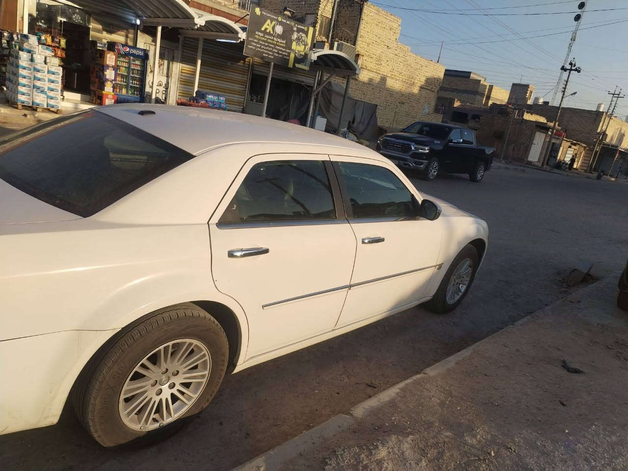 سلام عليكم
اوباما 2010 رقم دهوك محرك 3500 أصل السونار مرفق بالمنشور وبالنسبة للفتح لغرض التصليح وشادينه نفسه...السيارة مال بيت استخدام شخصي لا خياسات بالكصه ولا بالهلالات وبيها بارد باب خلف السائق محرك وكير واكسل وحداده جاهزة بس الصفحه اليسرى الاماميه شموع....
سعرها 122$ وبيها مجال للاستفسار *********** العنوان ميسان مركز المحافظة
