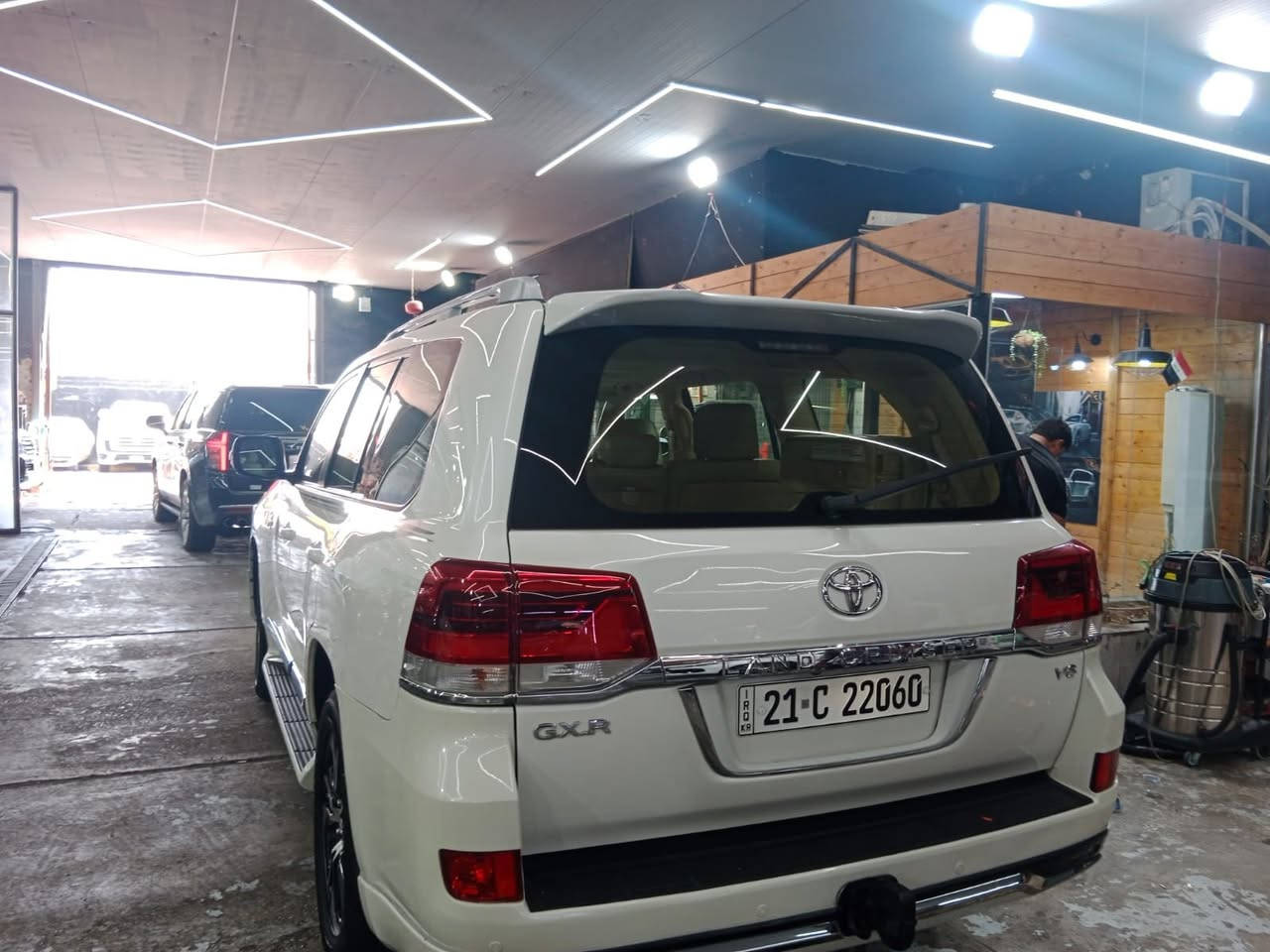 تويتا لاندكروزر موديل 2017
فول فول مواصفات 6 سلندر فورويل 
رقم سليمانيه  هزه ورقم جديد

السياره بيه بارد بدون صبغ ماشيه 100 ألف 
فول فول مواصفات شاشة كبيرة لمس كاميرا 
حاسة رادارات كشن جلد كشن كاراباي بصمة 
 تشغيل عن بعد تحكمات ستيرن بلتوس اوكس
 كار بلي أوتو ستوب للتحذيرات تبيرد مركزي
 تحديد سرعة محرك 6 سلندر  فورويل سيلاد 
محرك كير واير بشرط مامفتوح 
سيارة حيل نظيفة كلشي عل بلاد جديد 
سنوية هزة كلشي جديد مدفوع لـ
باسمي السنوية بشرط تحويل وغرامـة
سيارة مابيـها دينار مصرف كامل من كل نواحي
للاستفسار *********** وأتساب 
العنوان كربلاء السعر ٤٩٥ وبيها مجال بسيط
