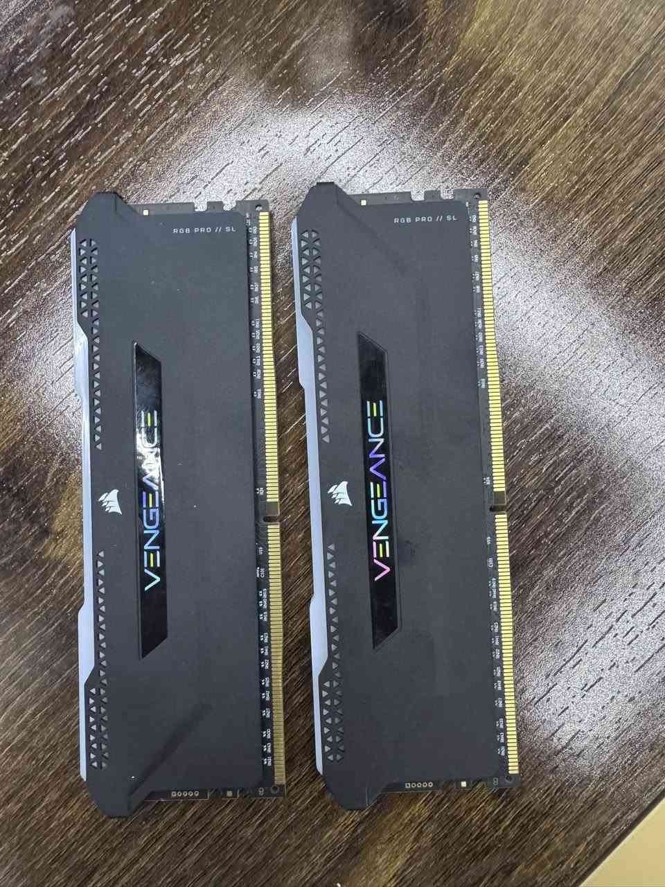 السلام عليكم
Ddr4 corsire 2*8 (16gb) 3600 mhz


**إذا كنت صاحب هذا الإعلان وتريد حذفه لأي سبب، رجاءا أرسل رسالة إلى الدعم الفني**