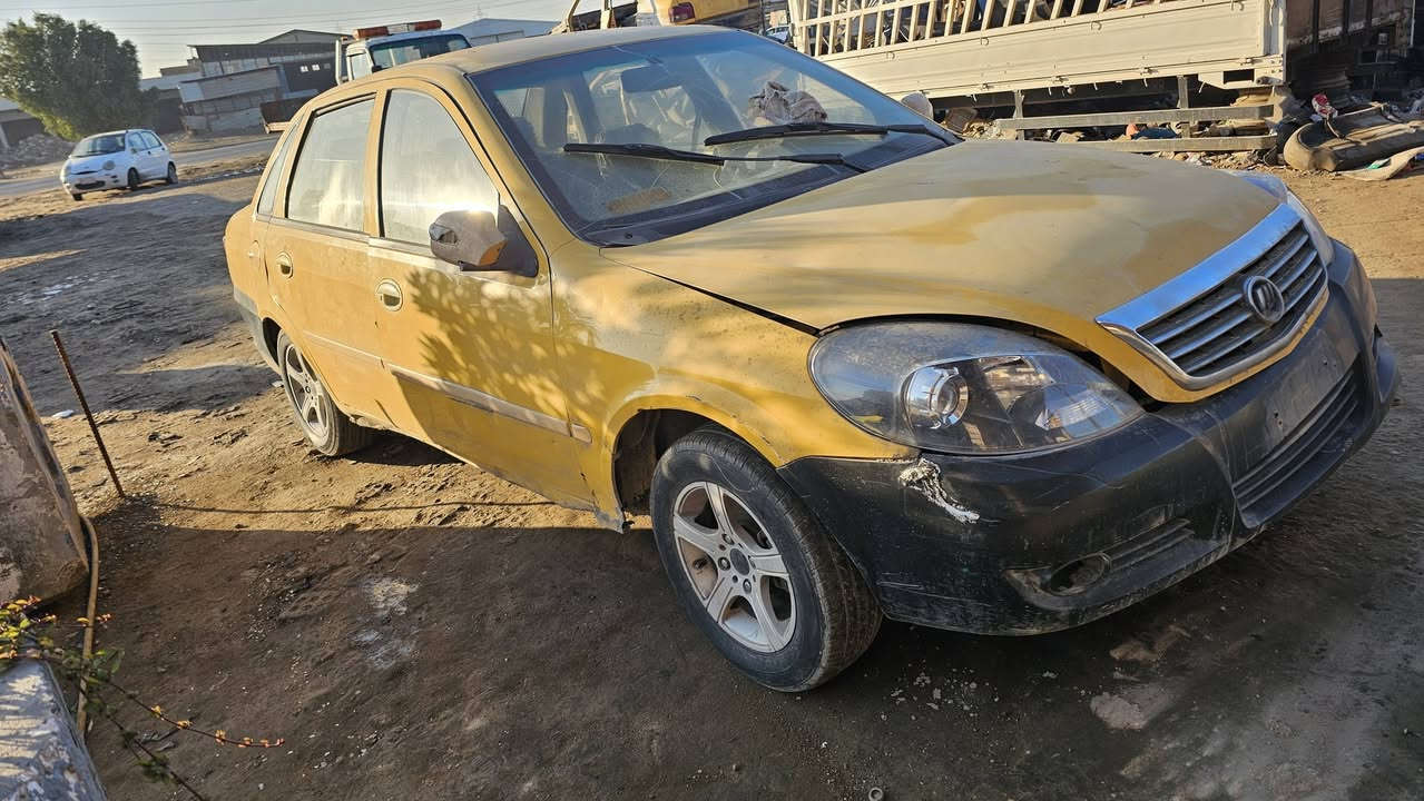 يالله
تفصيخ ليفان ٥٢٠ 
كير كلش جديد وشغال مع الضمان 
المحرك بيه بخار وصرف 
الكشر كلش نضيف مثل ماموضح بلصور 
مكاني بغداد جسر ديالئ الجديد 
هاتف ***********
ملاحظه : توصيل ماكو : رجاءآ لتخابرني على توصيل
