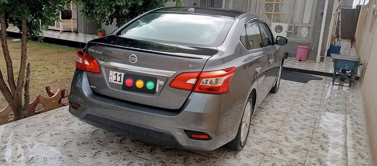 نيسان سنترا موديل 18نظيفه كلش تبديل بس بنيد ومغلف البنيد القماره والصندوق فابلون اسود للحفاض من حصو الشارع على ايدي السياره خير من الله داخل خارج السيارة على وضع الشركه السعر 125 ورقه رقم الهاتف *********** وعذرا على الإطالة
