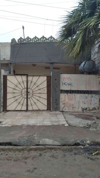 دار للبيع • حي الانتصار شارع 60 • ١١٠م