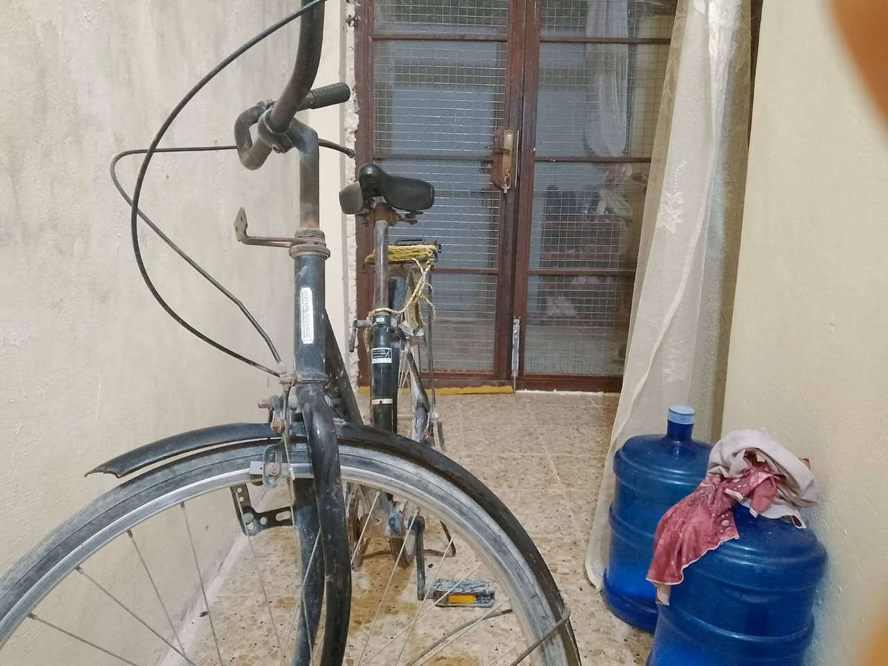 السلام عليكم بايسكل ياباني
استعمال خفيف سعرة 65 وبيه مجال 
***********
