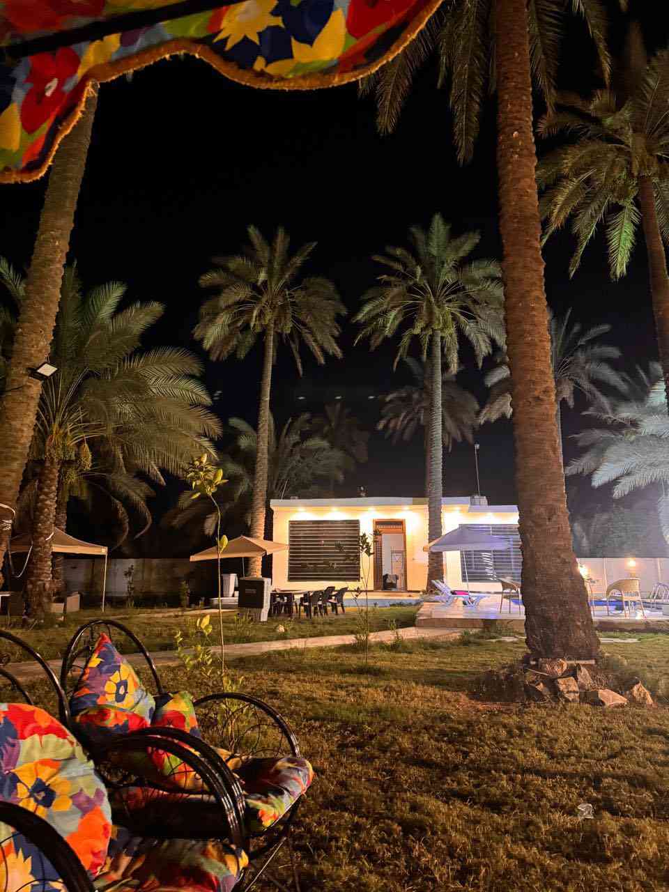 🔥 فرصة استثمارية مميزة – مزرعة للبيع في أرقى مناطق سلمان باك 🔥  

📍 الموقع: المدائن – الباوي  
✨ تعتبر من أرقى وأجمل مناطق سلمان باك  

🔹 المساحة: دونم كامل  
🔹 الموقع: ركن على شارعين (موقع مميز وسهل الوصول)  
🔹 الملكية: سند ملك صرف  
🔹 المزرعة مسيّجة بالكامل  

🏡 المواصفات:  
- بيت مؤثث بمساحة 150 متر مربع   نظام امريكي 
- مسبح درجة أولى  عدد 2 
- مولدتان كهرباء لضمان التشغيل المستمر  
- ألعاب للأطفال مناسبة للعوائل  
- كرفان خاص للحارس  

💰 فرصة استثمار ناجحة:  
- وارد صيفي صافي : حوالي 12 مليون دينار صافي  
- وارد شتوي صافي : من 3 إلى 4 ملايين دينار  

💵 السعر المطلوب: 750 مليون دينار  
✔️ قابل للتفاوض للجادين  

🌿 مناسبة للسكن الراقي أو الاستثمار وتأجير المناسبات والعوائل.  
📞 *للاستفسار والمعاينة يرجى التواصل على الخاص أو الاتصال.
***********
***********
