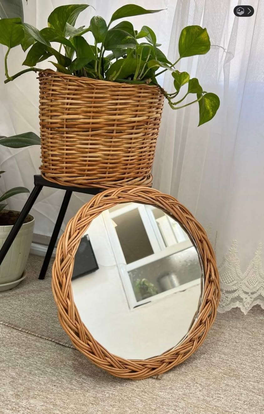 سێتی ئاوێنە ٣ دانەی
قیاس ٣٠سم ٣٥سم ٤٠سم
نرخی سێتەکەی٤٠ هەزارە جوملە و موفرەد هەیە هەر کەسێ ویستی نامە بنێرێ🌸🪞❤️


**إذا كنت صاحب هذا الإعلان وتريد حذفه لأي سبب، رجاءا أرسل رسالة إلى الدعم الفني**