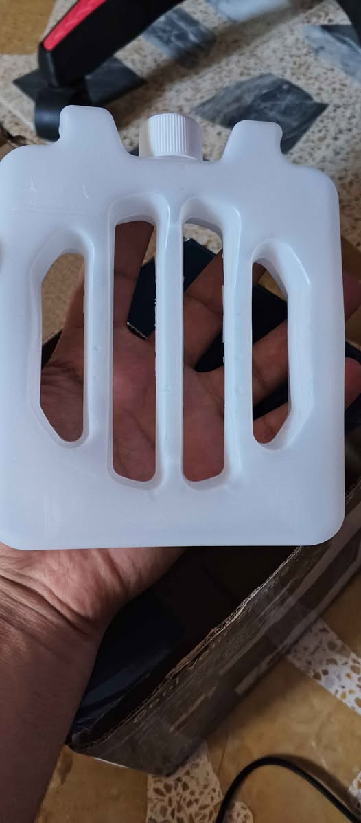 ❄️ مبرد هواء محمول Arctic Cool Ultra-Pro ❄️
الحالة: [جديد بالكرتونة / مستخدم بحالة ممتازة].
طريقة العمل: تبريد بالماء والثلج مع رذاذ منعش (قوة تبريد مضاعفة 2X).
التشغيل: يعمل عبر وصلة USB (على شاحن الموبايل أو الباوربانك وممتاز وقت انقطاع الكهرباء).
الاستخدام: مبرد شخصي ممتاز جداً للمكتب، بجانب السرير، أو أثناء الـجيمينج.
الملحقات: سلك USB + حاوية ثلج إضافية مجانية.
الموقع: أربيل. للمعلومات والتواصل، يرجى مراسلتي على الخاص. أربيل, العراق


**إذا كنت صاحب هذا الإعلان وتريد حذفه لأي سبب، رجاءا أرسل رسالة إلى الدعم الفني**