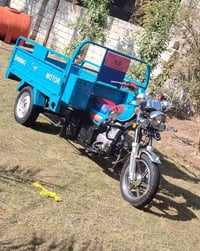 اخوان أي شي تحتاجون من نقل مواد أو دراجتك عاطله أو إلى آخر ....... إني...