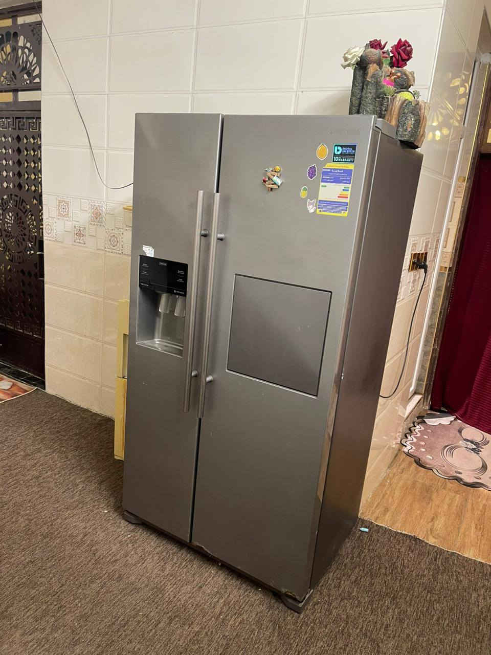 سلام عليكم مستعجل ثلاجه بابين وبراد مي سعر 300وبيه مجال شغاله مابيه شي تجميد وتبريد  التصال ***********
