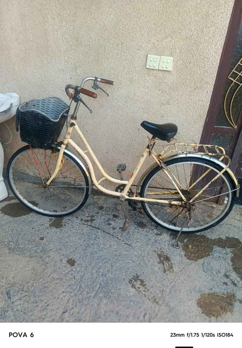 بيسكلات ثنين للبيع الاسود حجم 27والاصفر حجم 26 مكان المحاويل حي ابو زديره الشراي أو يتصل ***********
