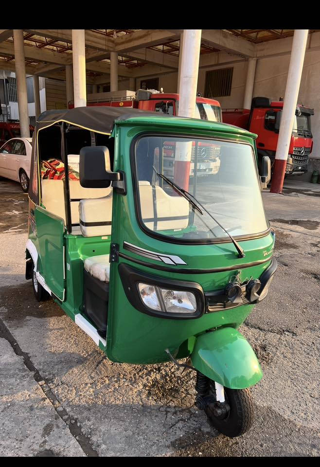 سلام عليكم تكتك مديل 22 رقم وسنويه  رقم انكليزي مكينه كفاله عامه البدي شوف العين السعر 7 و300 وبيها مجال قليل الهاتف ***********بي بس واتساب الشريحه واكفه
