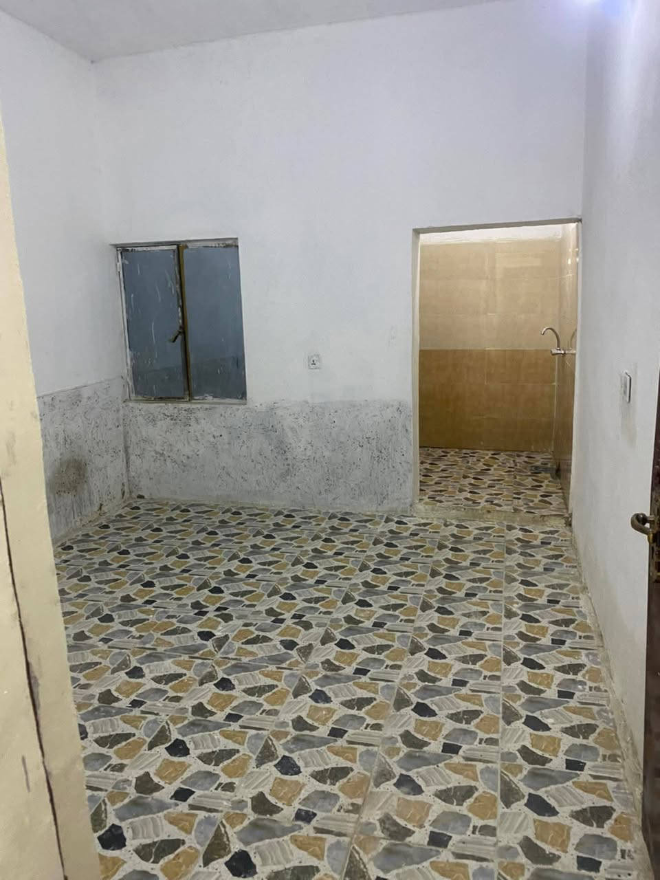 نص قطعه للبيع بال ١٠٠قرب كراج ابو حفيشه
للاستفسار ***********
