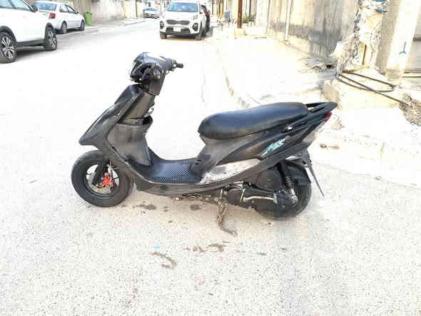 السلام عليكم ماكس عدله كفاله عامه برغي مامفتوحً بيها خرسه رمبه دراجه جيب وياكًفيتر سلف كابريتر كله اصلي دراجه  كلها شغاله من طول لطول حالها حال الرمبه سعرها 750وبيها شي بسيط مكاني حيً اور رقمي ***********
