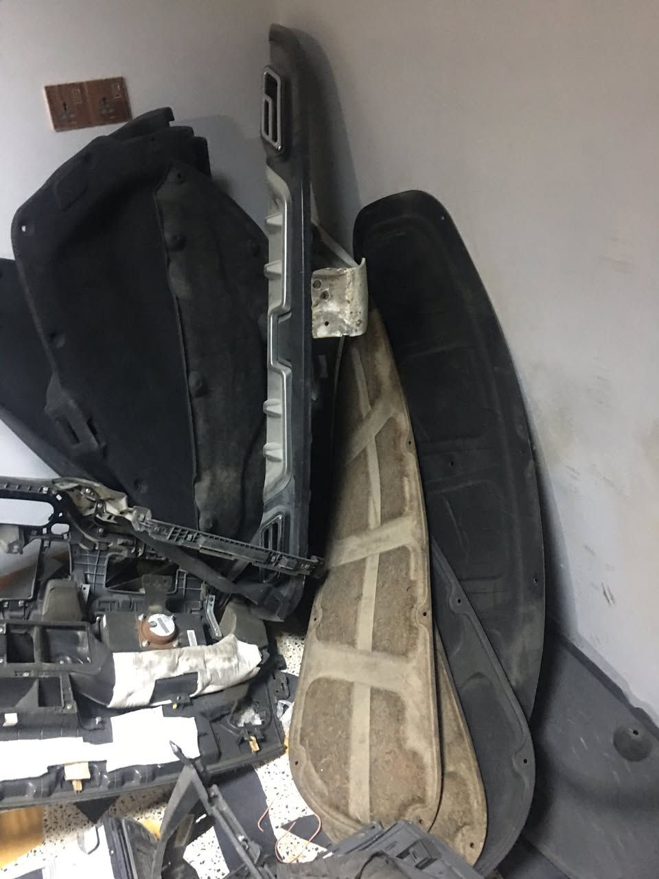 السلام عليكم غراض فقط هذوال متوفر قطع اخيره متوفر 

صندوك سيراتو ٢٠١٩-٢٠٢١ سعره ٢٠٠ الف

جاملغ امامي طرف سكن سيراتو ٢٠١٤ سعره ٦٠ الف تايوان 

باب امامي طرف سكن نص بي صبغ سعره ١١٠ الف بلادي

بطانه بنيد سيراتو ٢٠١٤ سعره ٣٥
 
واقيات طين سيراتو ٢٠١٩-٢٠٢٤ سعره ٤٠ الف اصلي بلادي
  
بطانة بنيد اكسنت ٢٠٢٣ سعره ٤٥ الف 

بطانه صندوك اكسنت ٢٠١٩-٢٠٢٣ سعره ٤٠ الف 

واقيات طين اكسنت ٢٠١٩-٢٠٢٣ سعره ٤٠ الف اصلي بلادي

لاستفسار الاتصال ***********
