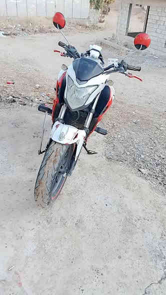 هۆندای یابانی cb500f مۆدێل 2015 دوو بستۆن زۆر باک و بێ مەسرەف مەزبوتە سعری 15 وەرەقەو مەجال
شوێن سلێمانی
ژ.م ***********
تکایە هەموو شتێکم نوسیوە موشەتەری نیت تەلەفون مەکە جوابی کۆمێنت نادەمەوە 
لەگەڵ ڕێزدا. السليمانية
