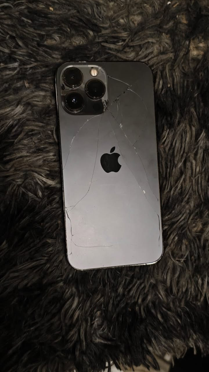 ايفون 13برو ماكس
ذاكرة 512
بطارية 96
ممبدل بي شي شرط 
بس ظهر مفطور 
اي استفسار تفضل خاص


**إذا كنت صاحب هذا الإعلان وتريد حذفه لأي سبب، رجاءا أرسل رسالة إلى الدعم الفني**