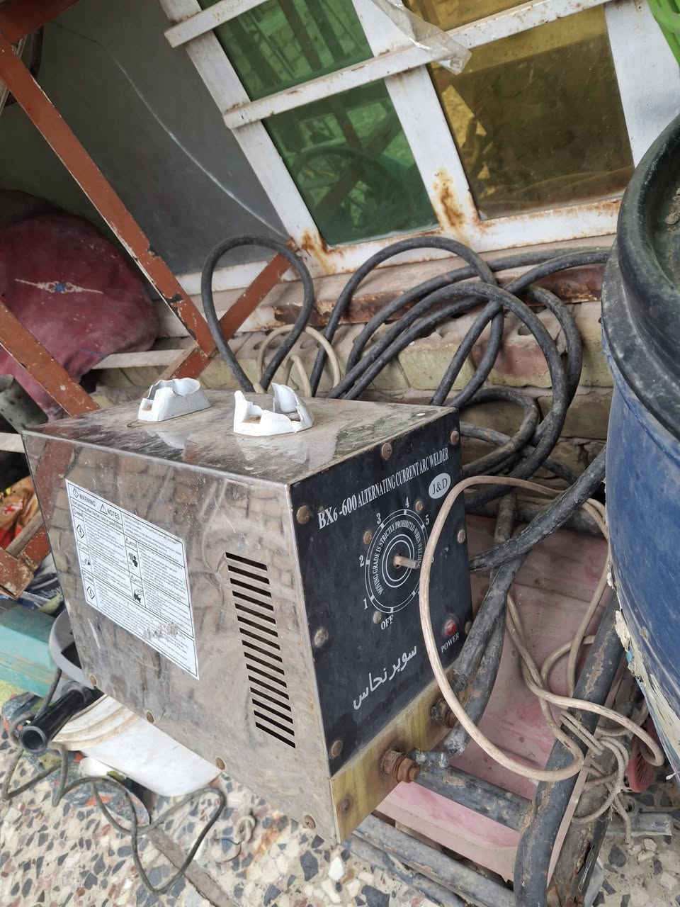 السلام عليكم عندي كوسرءماسعملء  مكنت لام  رايدهن ٢٠٠ الف ***********
