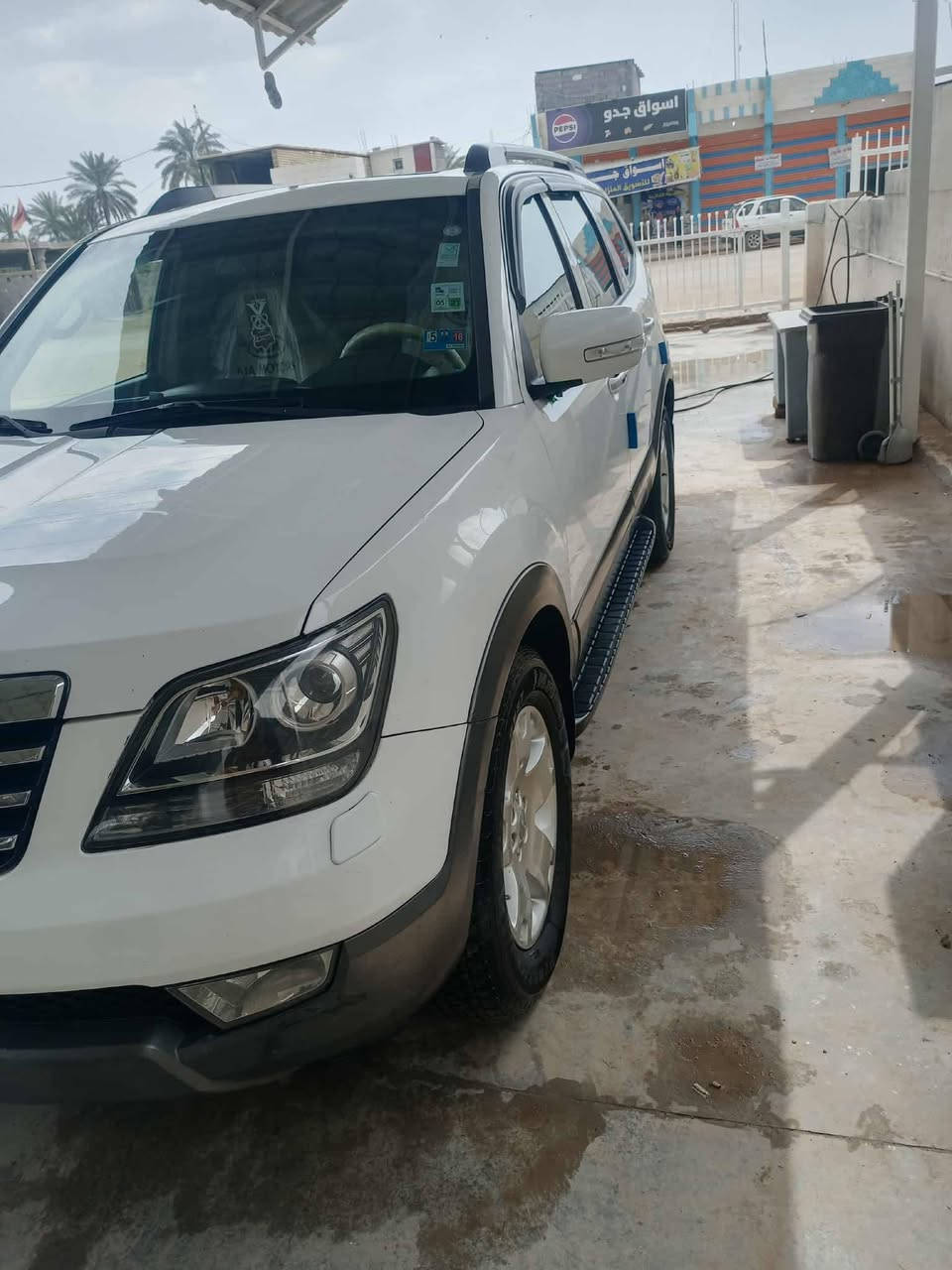 السلام عليكم للبيع مهافي 2013 خليجيه فول للاخير  كفاله ما عدا جاملق جها سايق بي شبر سونر موجود رقم أربيل إنكليزي السعر 147 بي مجال قليل مكان سياره واسط زبيديه للاتصال ***********
